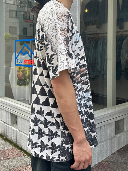 90's M.C.ESCHER「ALL OVER PLINT」USA製 アートＴシャツ