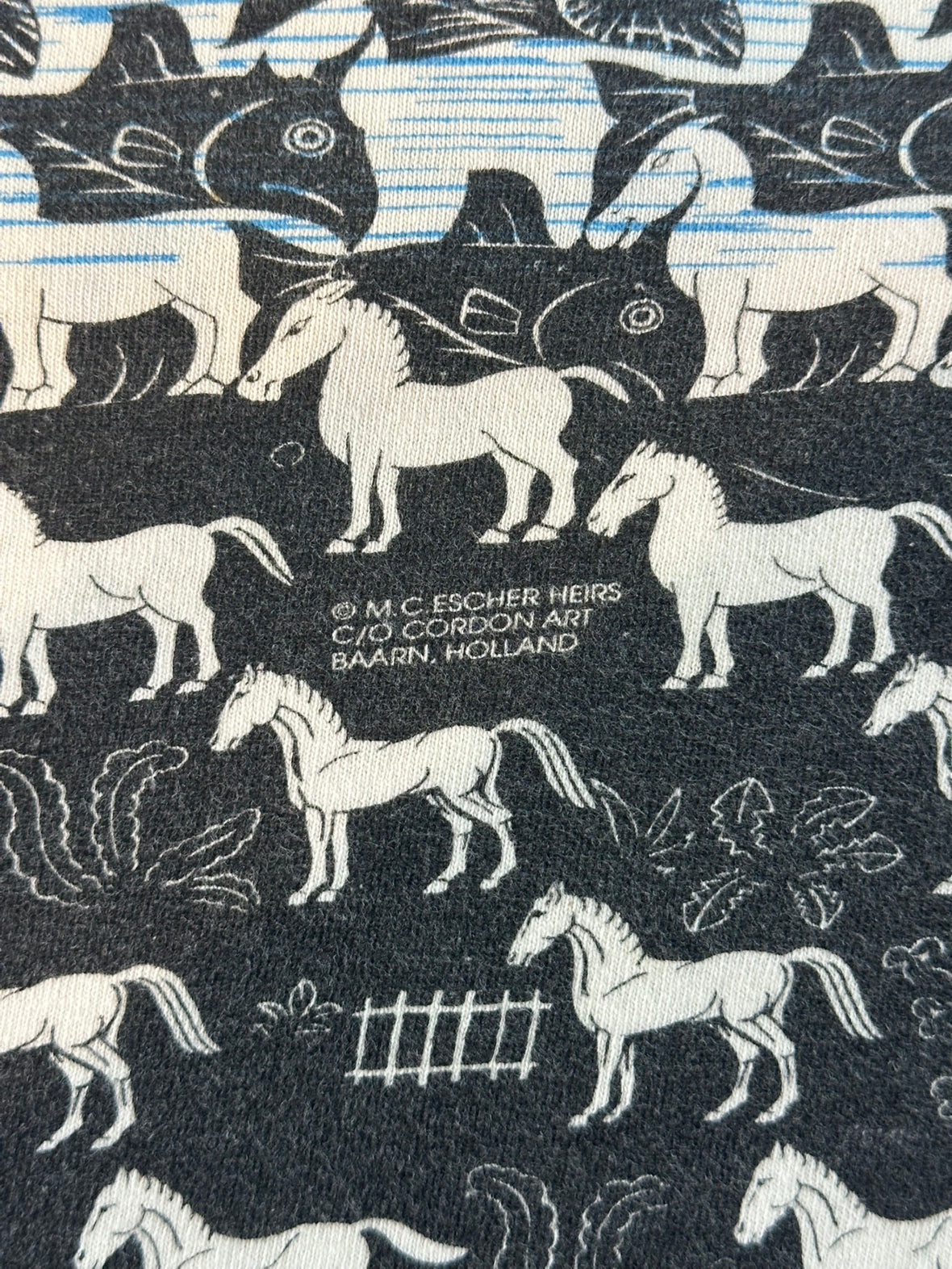 90's M.C.ESCHER「ALL OVER PLINT」USA製 アートＴシャツ