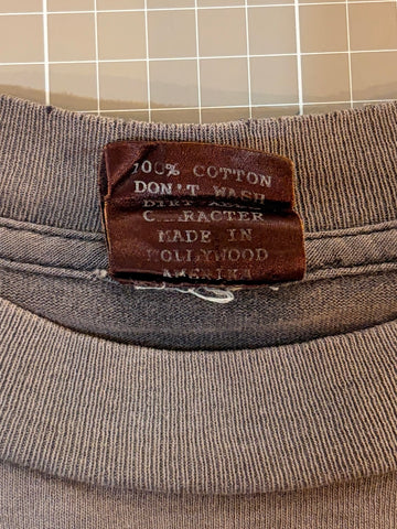 90's OLD GHOSTS「IT TAKES BALLS TO BE YOURSELF」グラフィックTシャツ