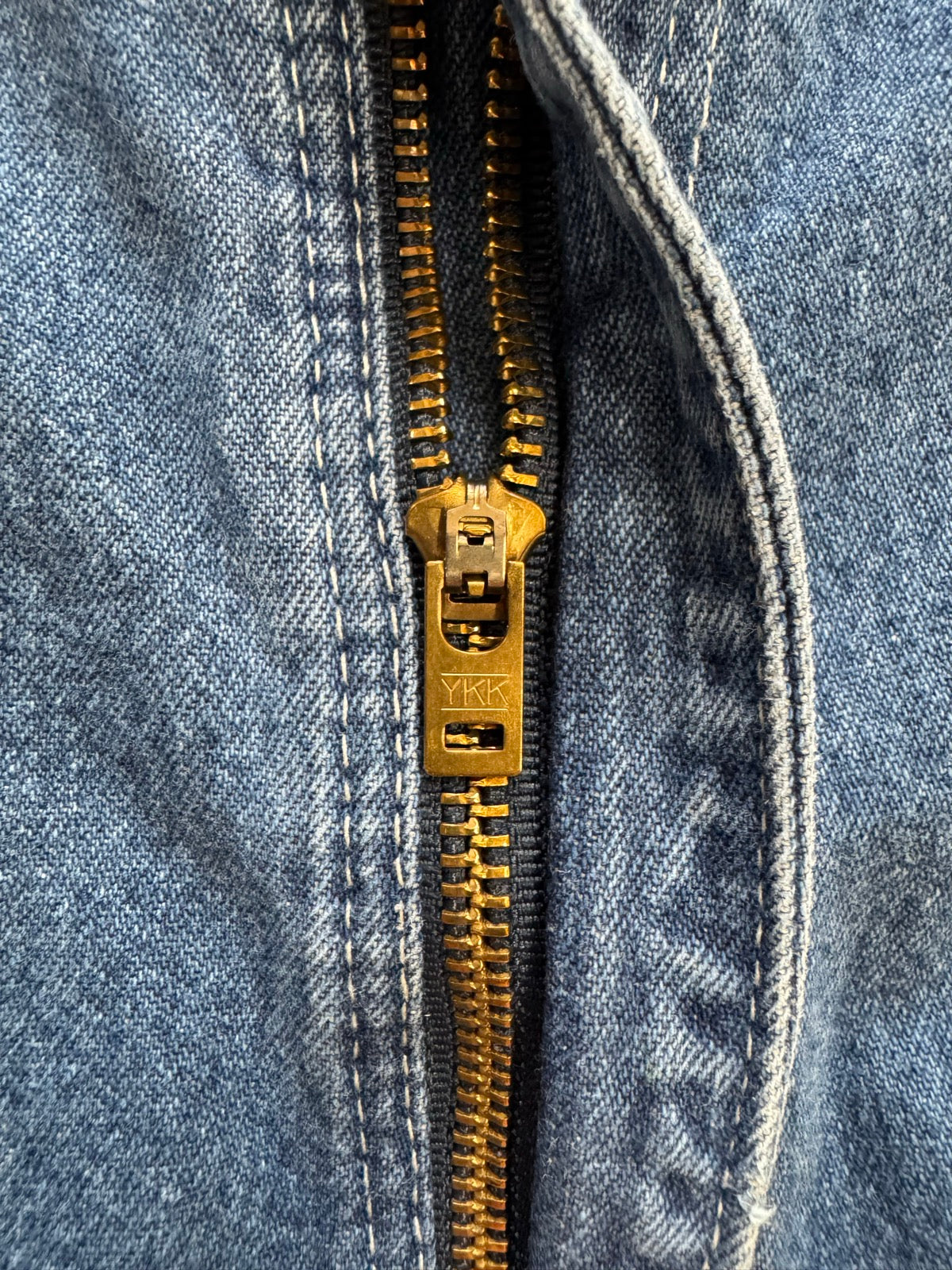CARHARTT「B28 DST」デニムペインターショーツ
