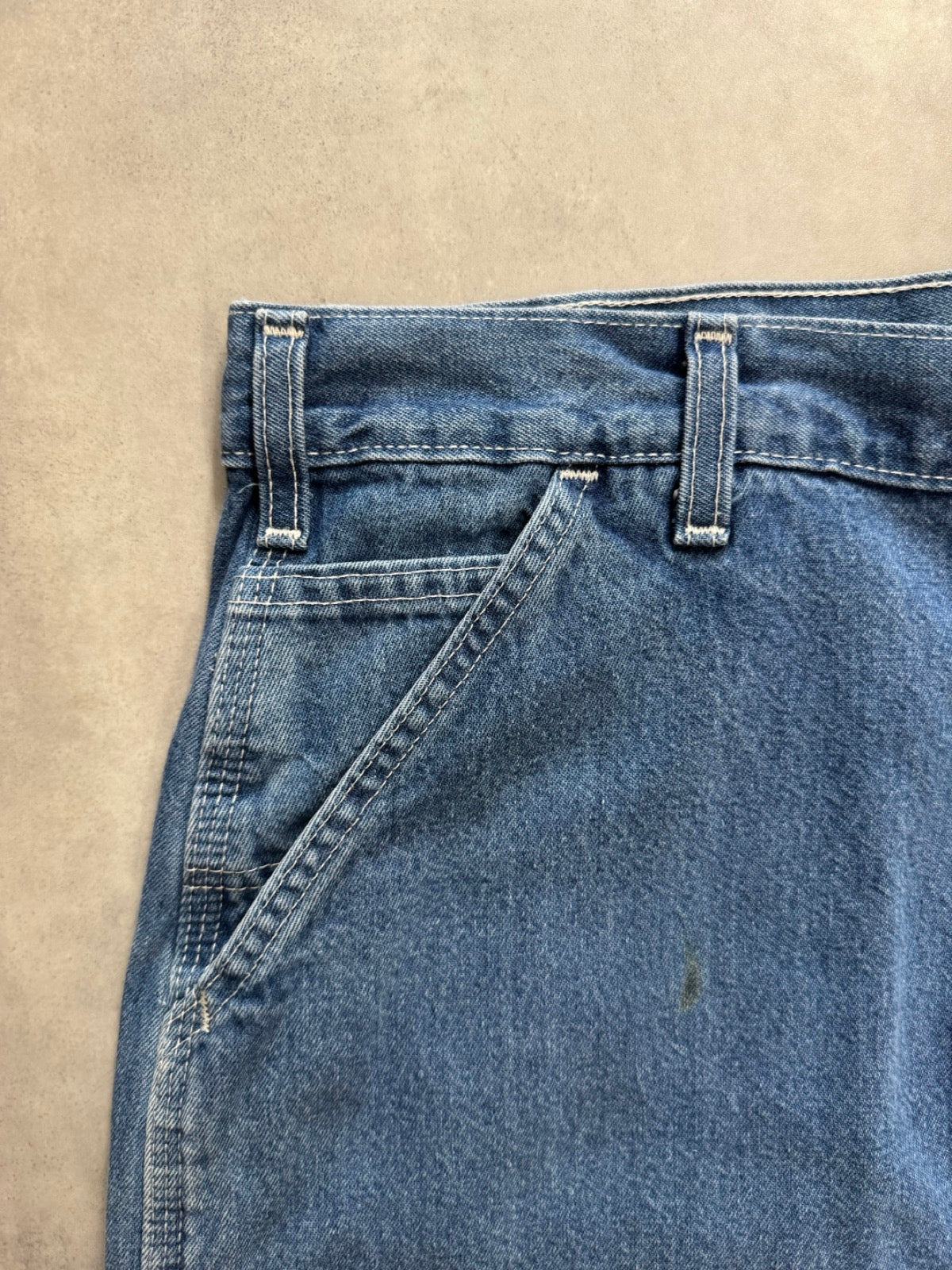 CARHARTT「B28 DST」デニムペインターショーツ