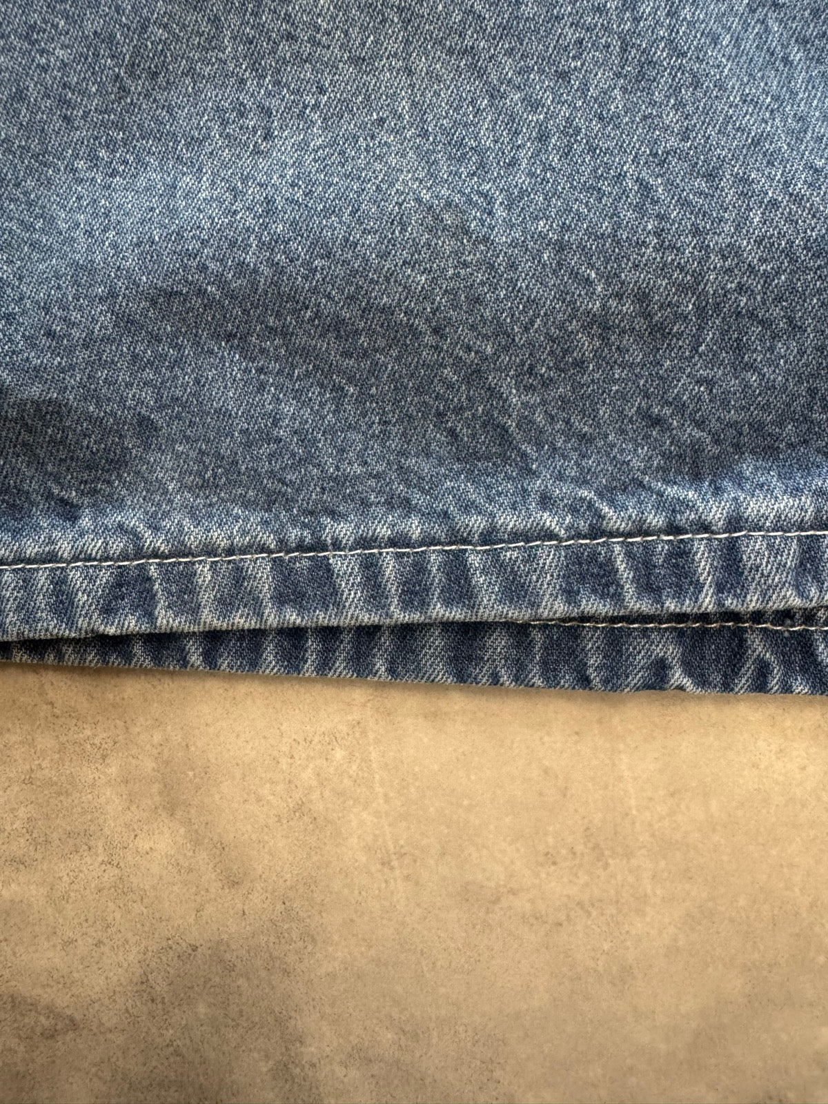CARHARTT「B28 DST」デニムペインターショーツ