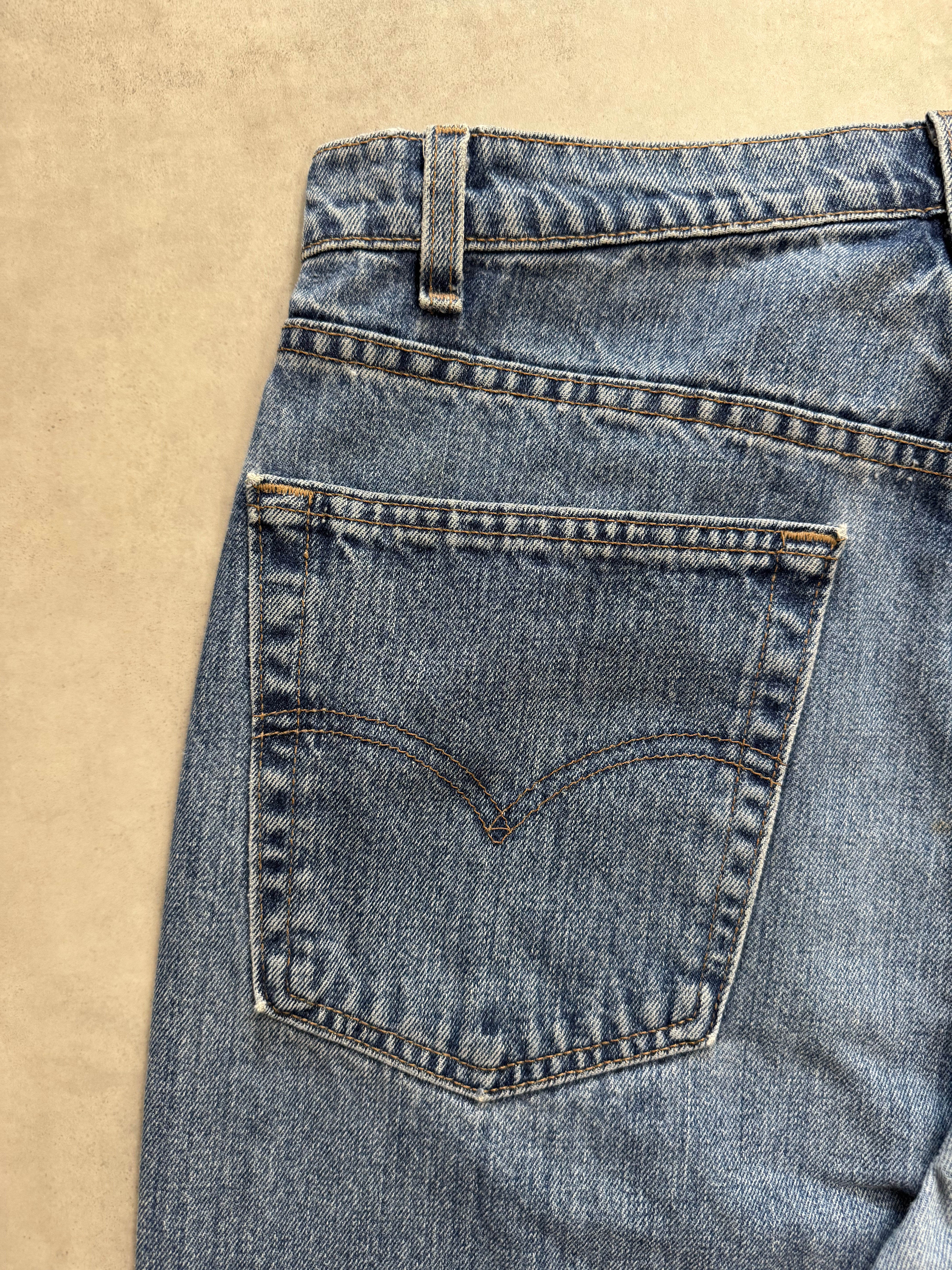 90's LEVI'S SILVER TAB「baggy」USA製 デニムショーツ – FUJI STORE