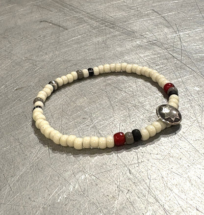 SILVER925 CONCHO & BEADS BRACELET- WHITE /  ROSETTAPRAYER➀