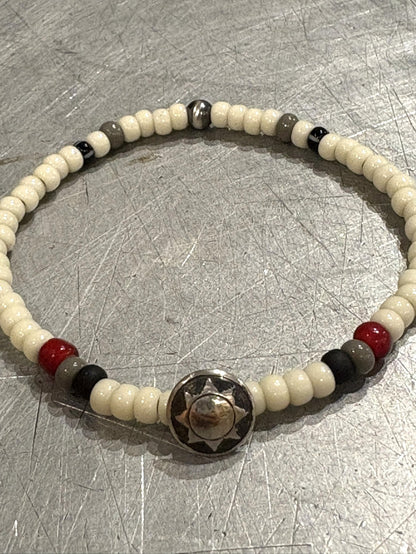 SILVER925 CONCHO & BEADS BRACELET- WHITE /  ROSETTAPRAYER➀