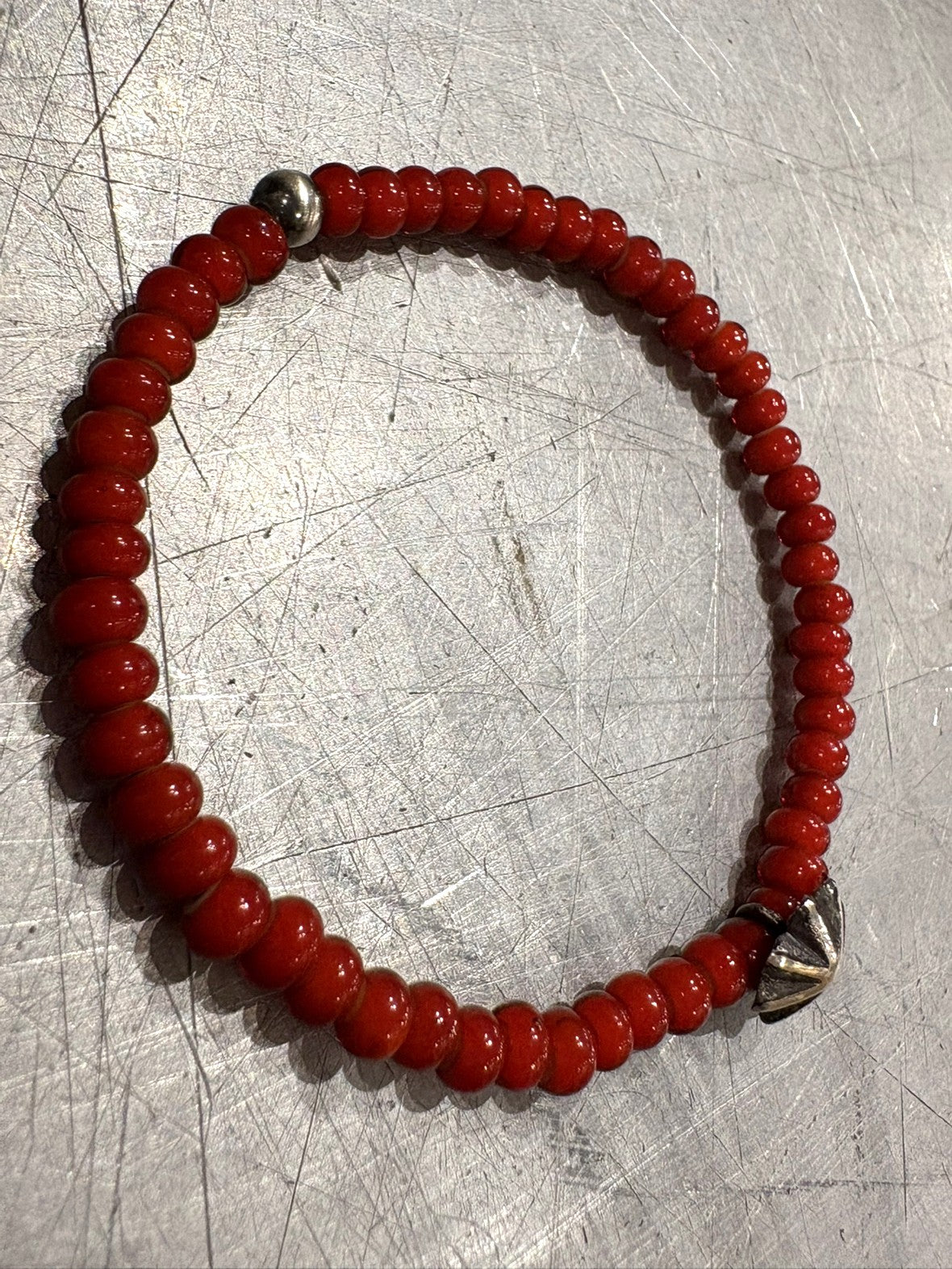 SILVER925 CONCHO & BEADS BRACELET- RED / ROSETTAPRAYER➀