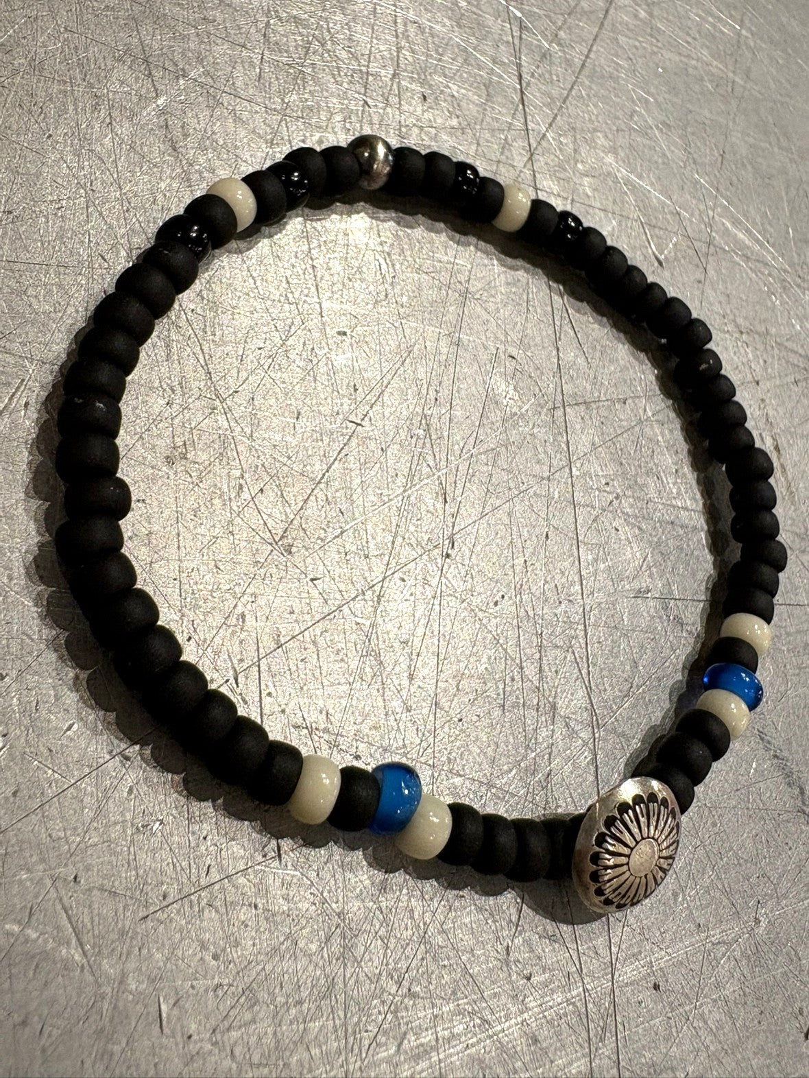 SILVER925 CONCHO & BEADS BRACELET- MAT BLACK / ROSETTAPRAYER②