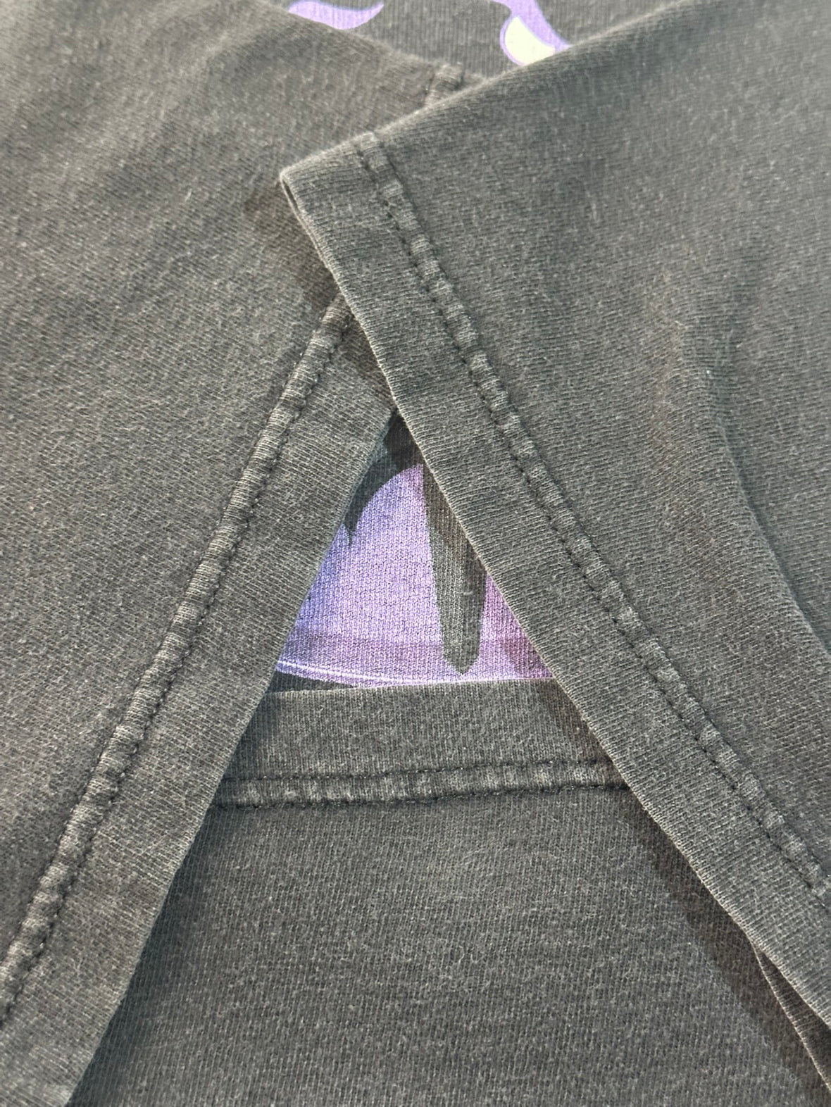 00's BAT「A bat is flying」コウモリ柄Tシャツ