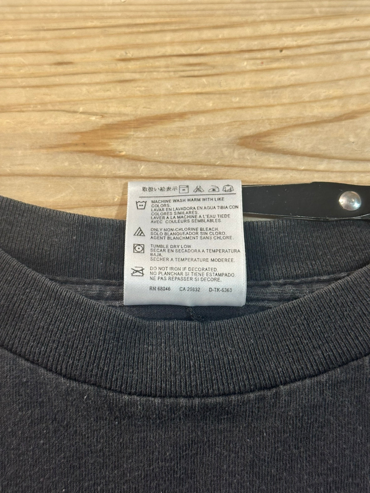 00's BAT「A bat is flying」コウモリ柄Tシャツ