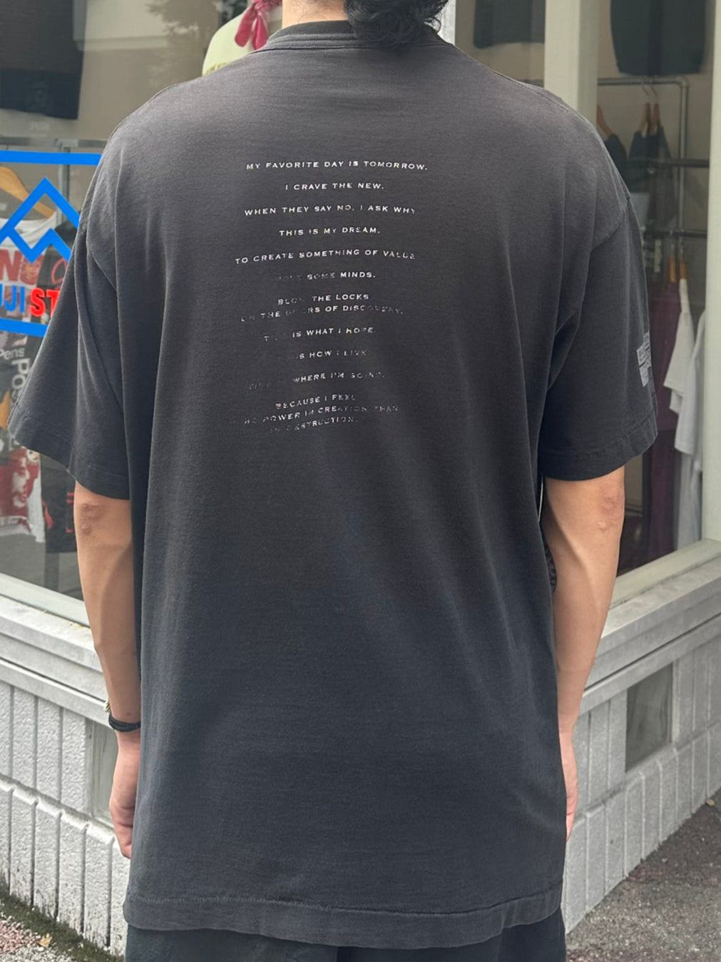 90's DISCOVERY WORLD LAUNCH TEAM グラフィックTシャツ　