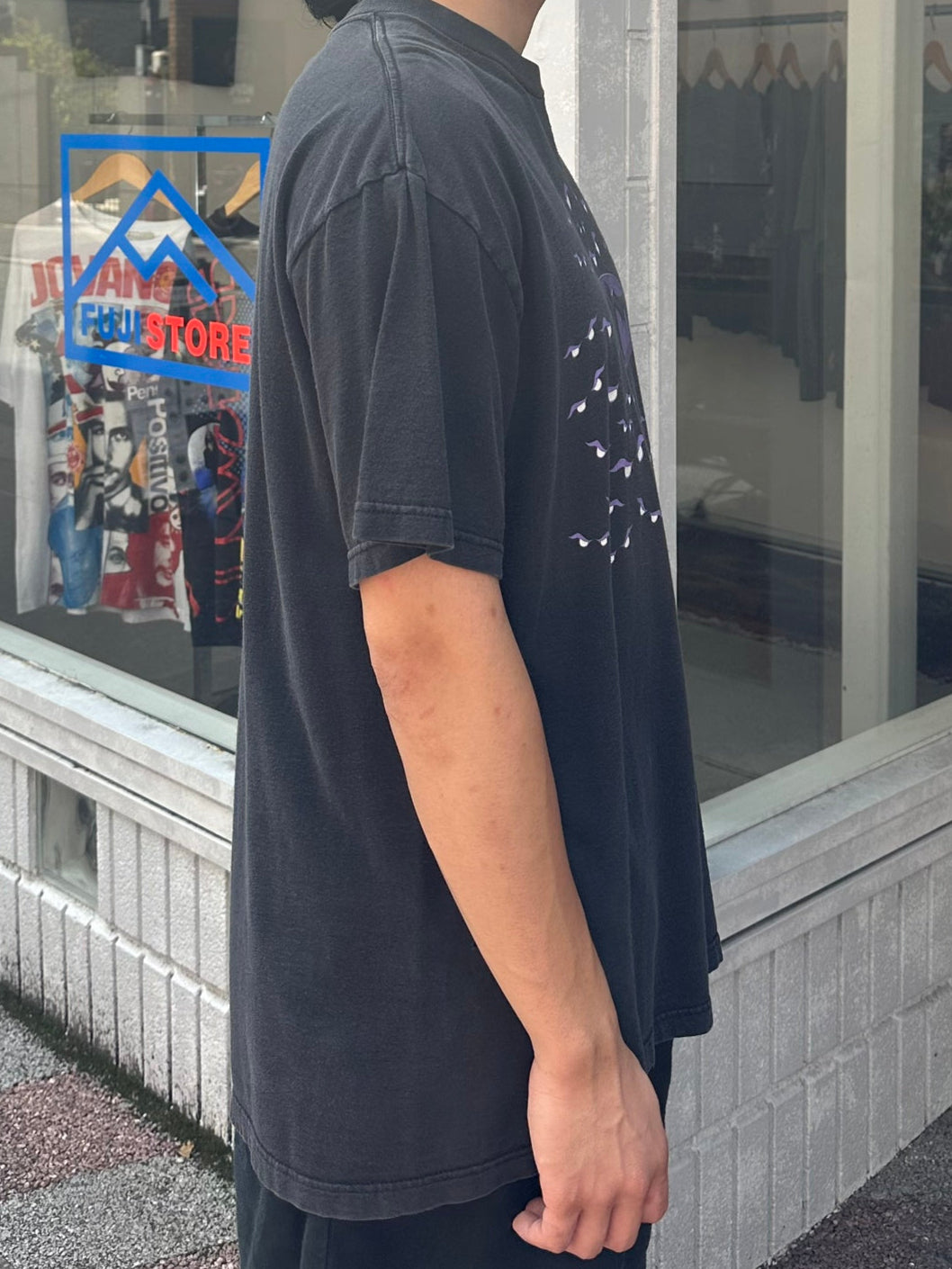 00's BAT「A bat is flying」コウモリ柄Tシャツ