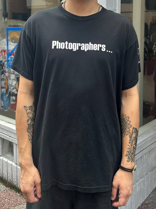 00's PHOTOGRAPHERS...「do it in the dark」テキストTシャツ