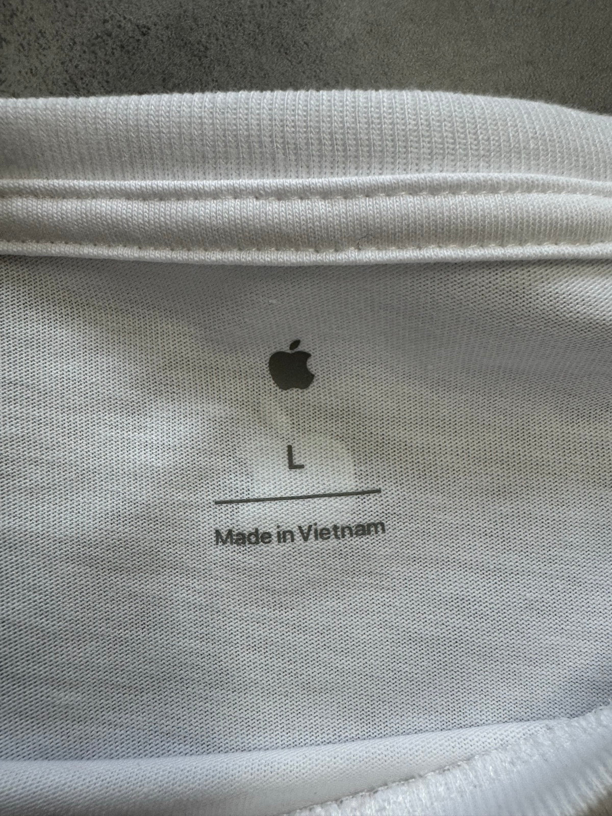 Apple「アメリカアップルパーク限定」公式Tシャツ