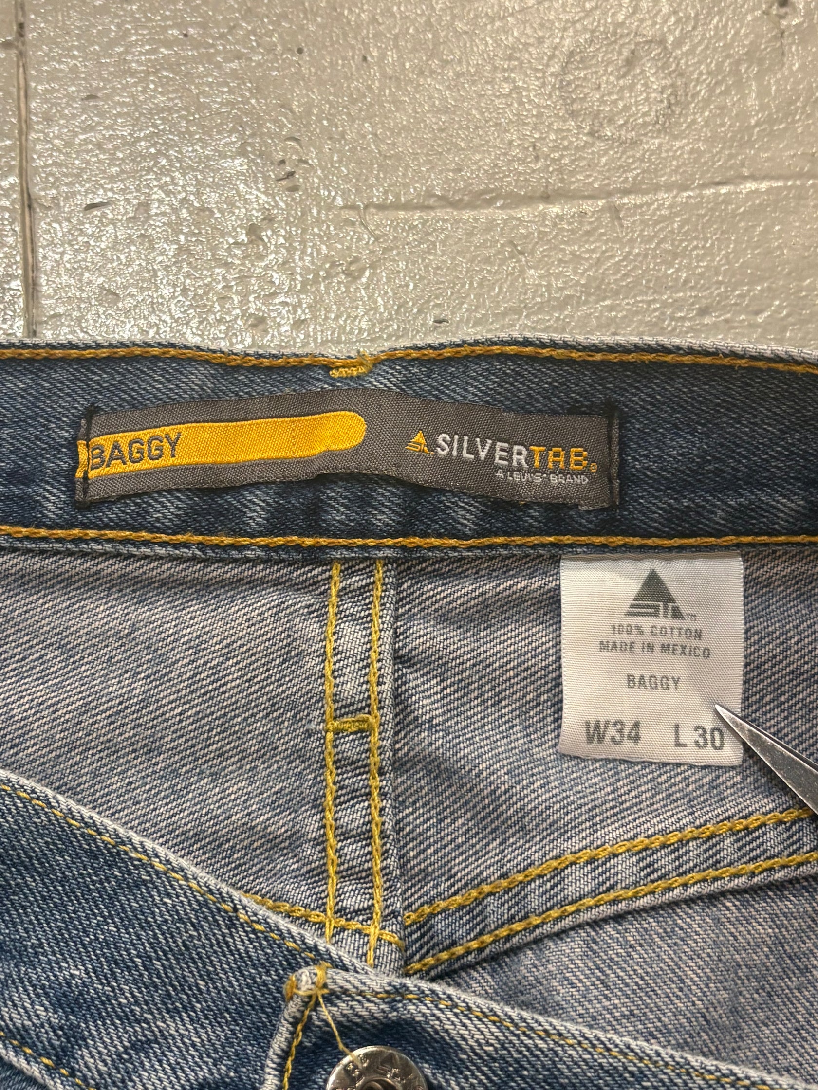00’s Levi’s 「BAGGY」SILVERTAB