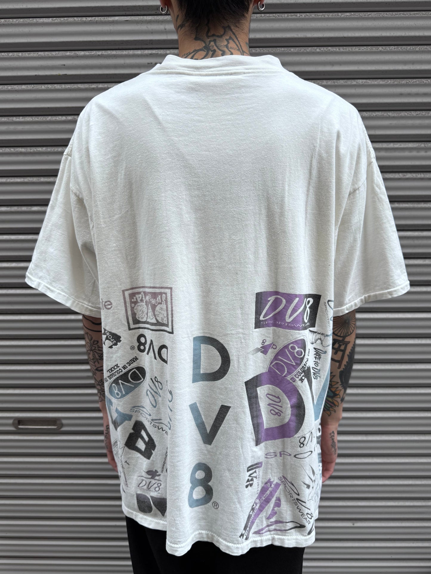 90’s「DV8」USA製 ホワイトTシャツ