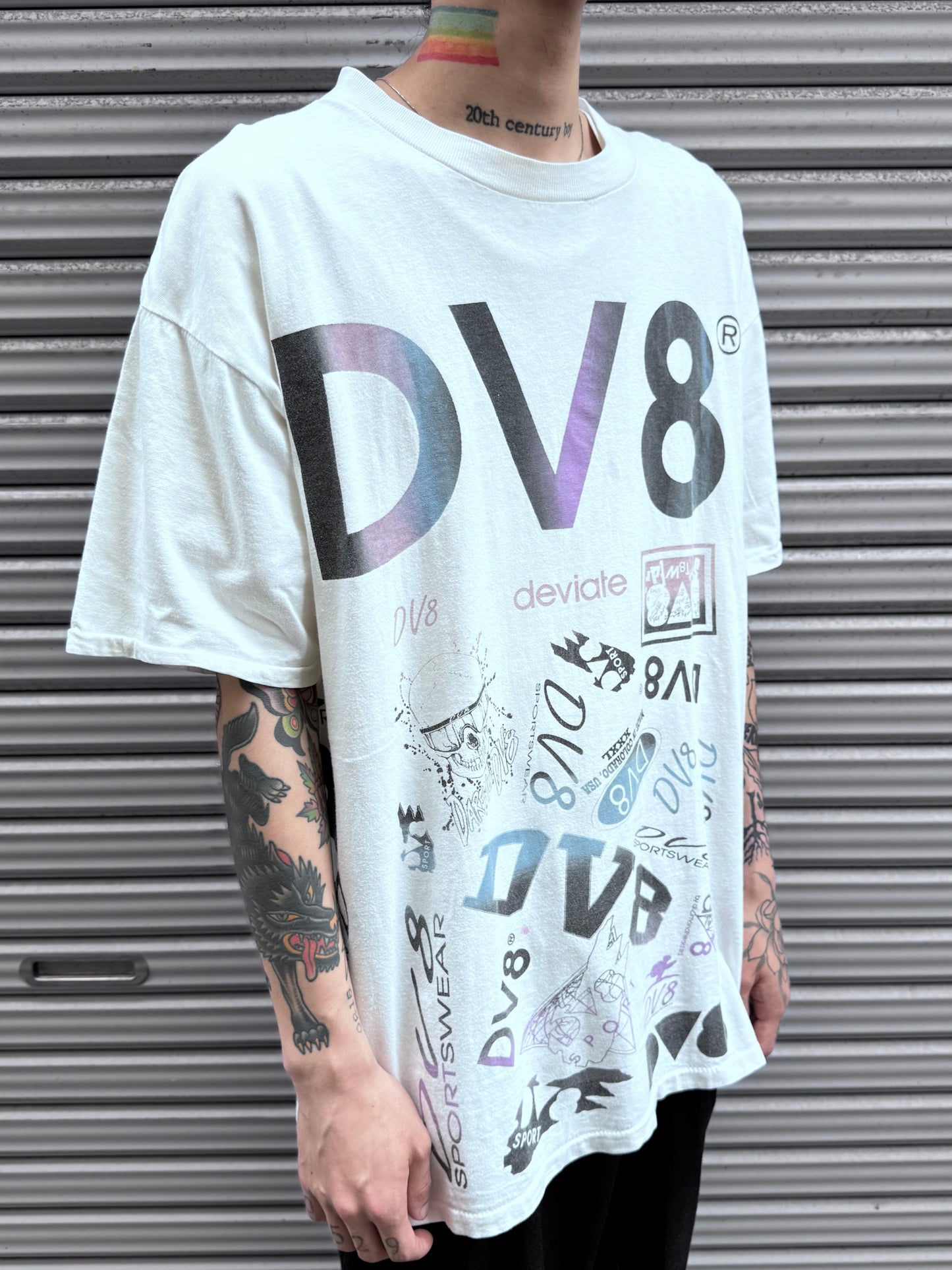 90’s「DV8」USA製 ホワイトTシャツ