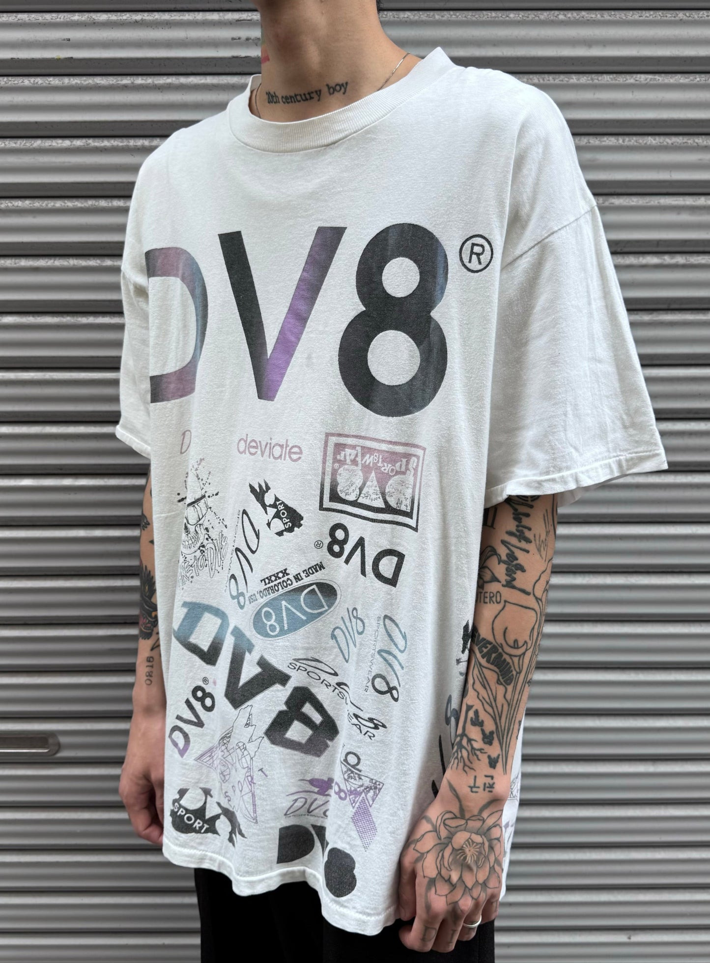 90’s「DV8」USA製 ホワイトTシャツ