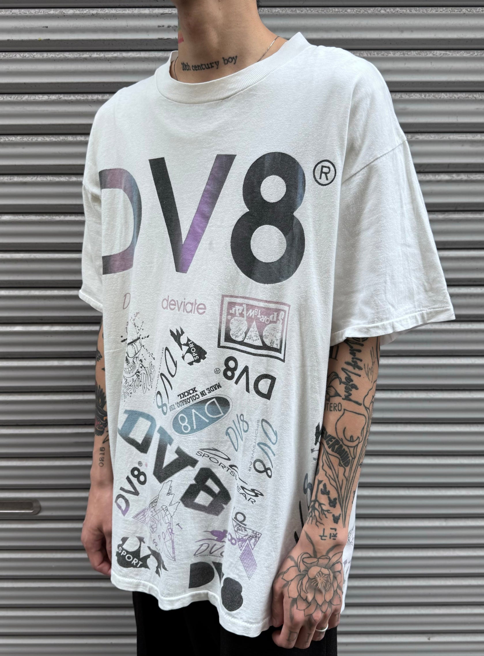 90’s「DV8」USA製 ホワイトTシャツ