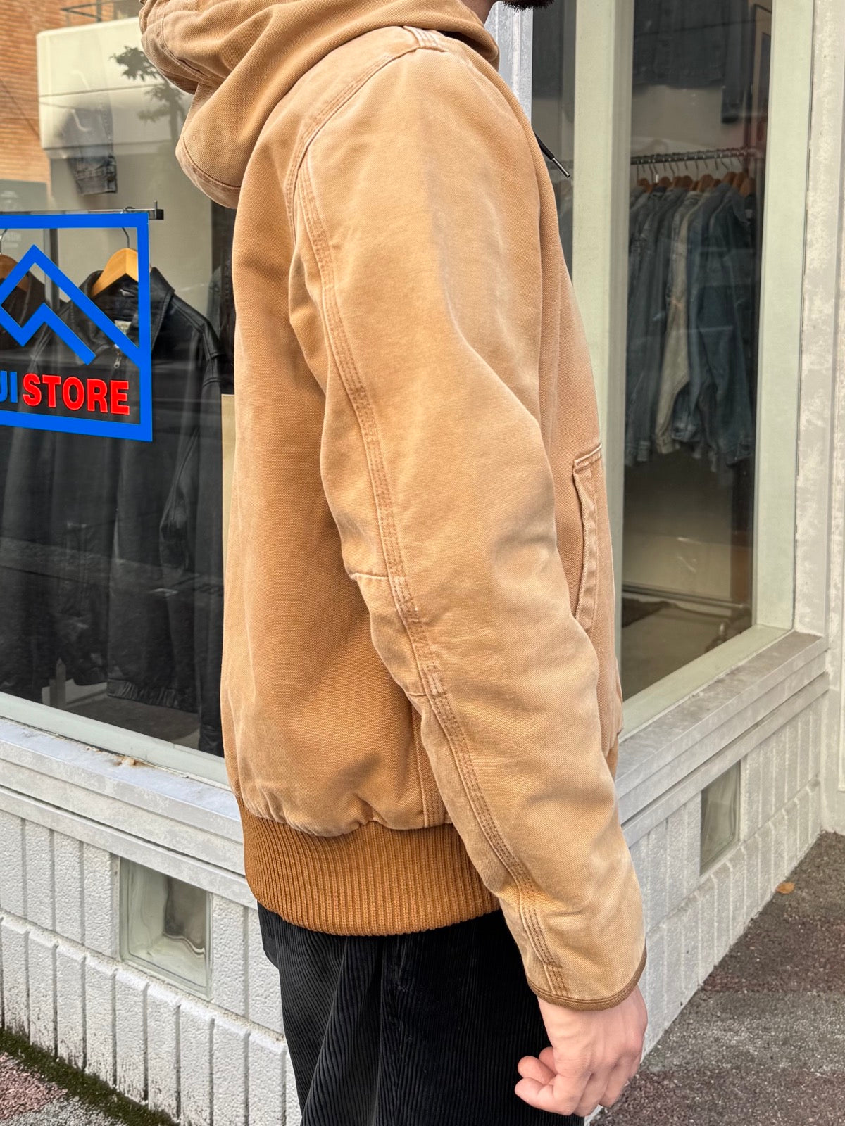 00's CARHARTT「104053-BRN」アクティブジャケット 写真
