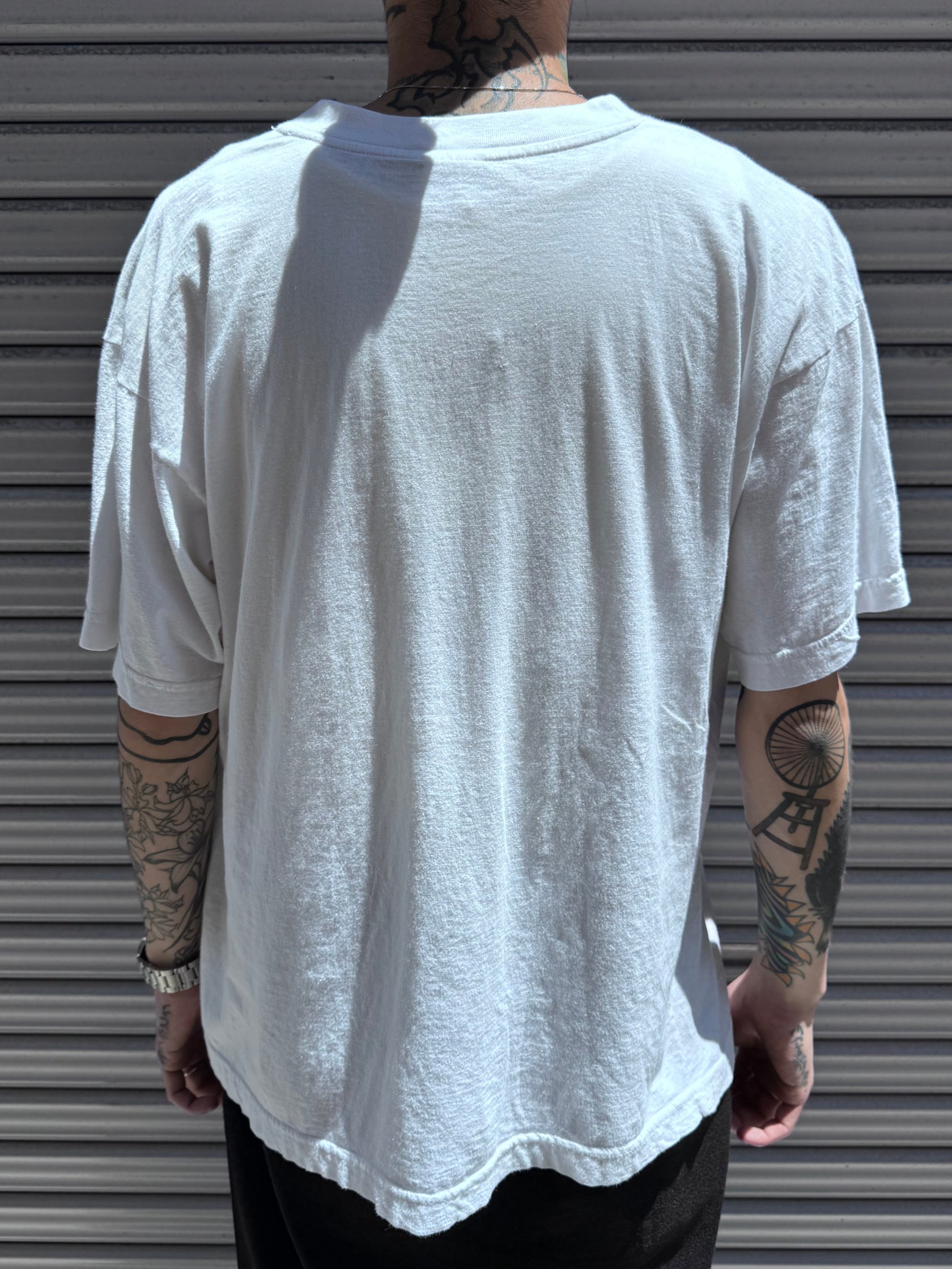 90's「Shoot through an Apple」アートTシャツ