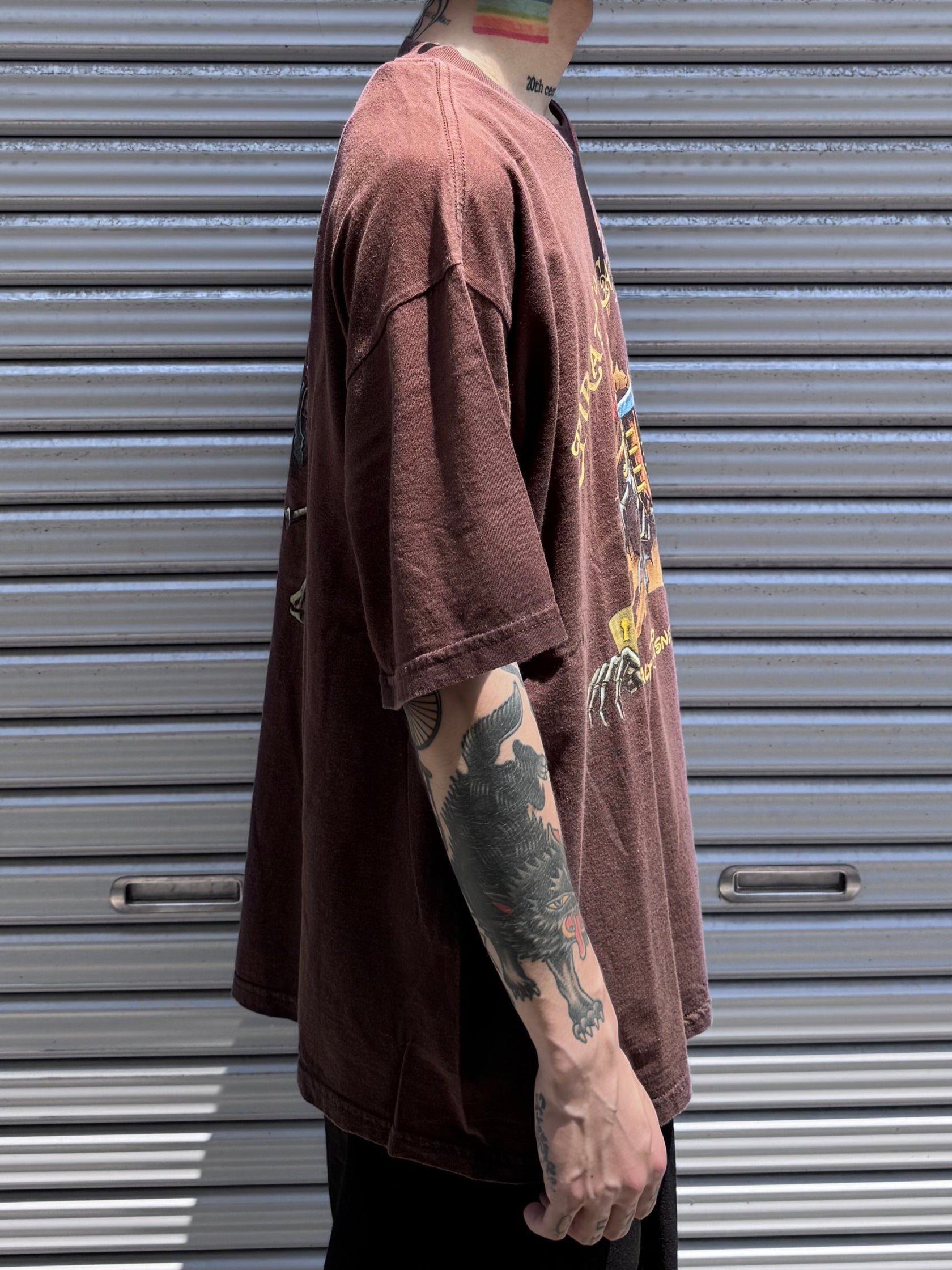 00's DISNEY 「PIRATES of the CARIBBEAN」 キャラクターTシャツ