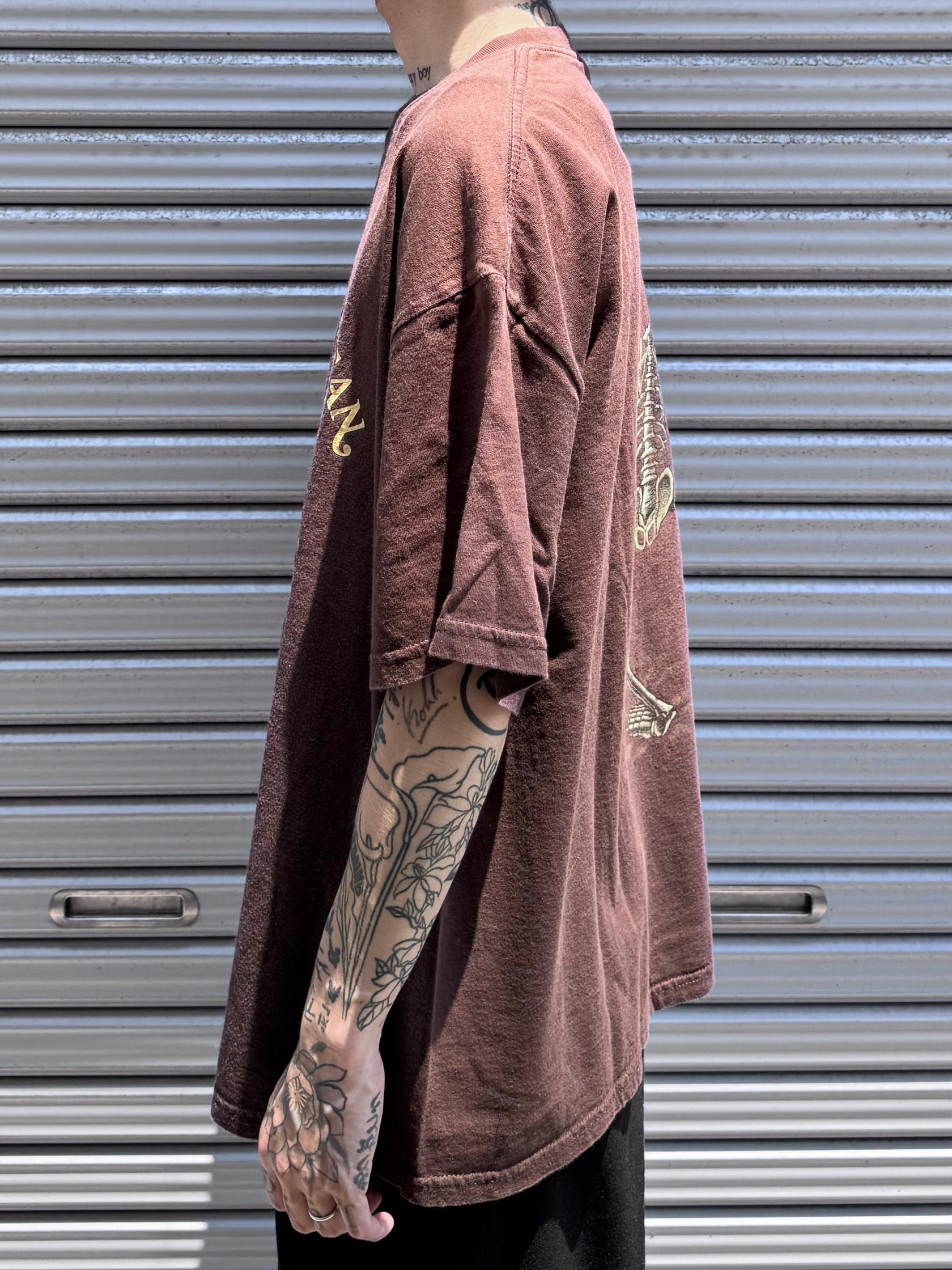 00's DISNEY 「PIRATES of the CARIBBEAN」 キャラクターTシャツ