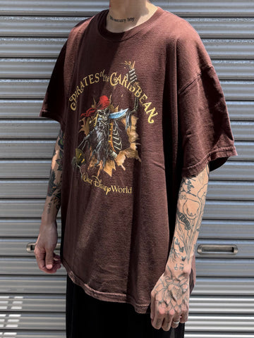 00's DISNEY 「PIRATES of the CARIBBEAN」 キャラクターTシャツ