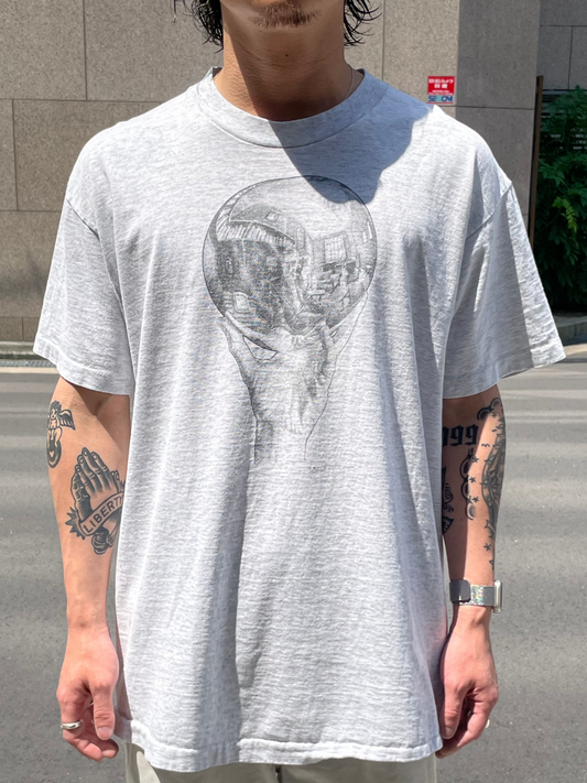 90's M.C. ESCHER 「反射球の手 」アートTシャツ